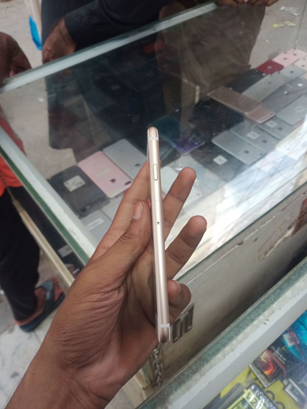 iPhone 6s · 64GB - photo 3