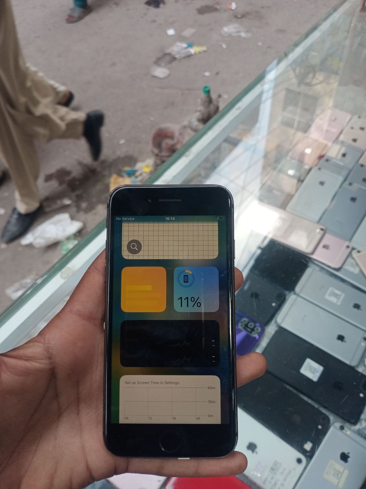iPhone 8 · 256GB - photo 2