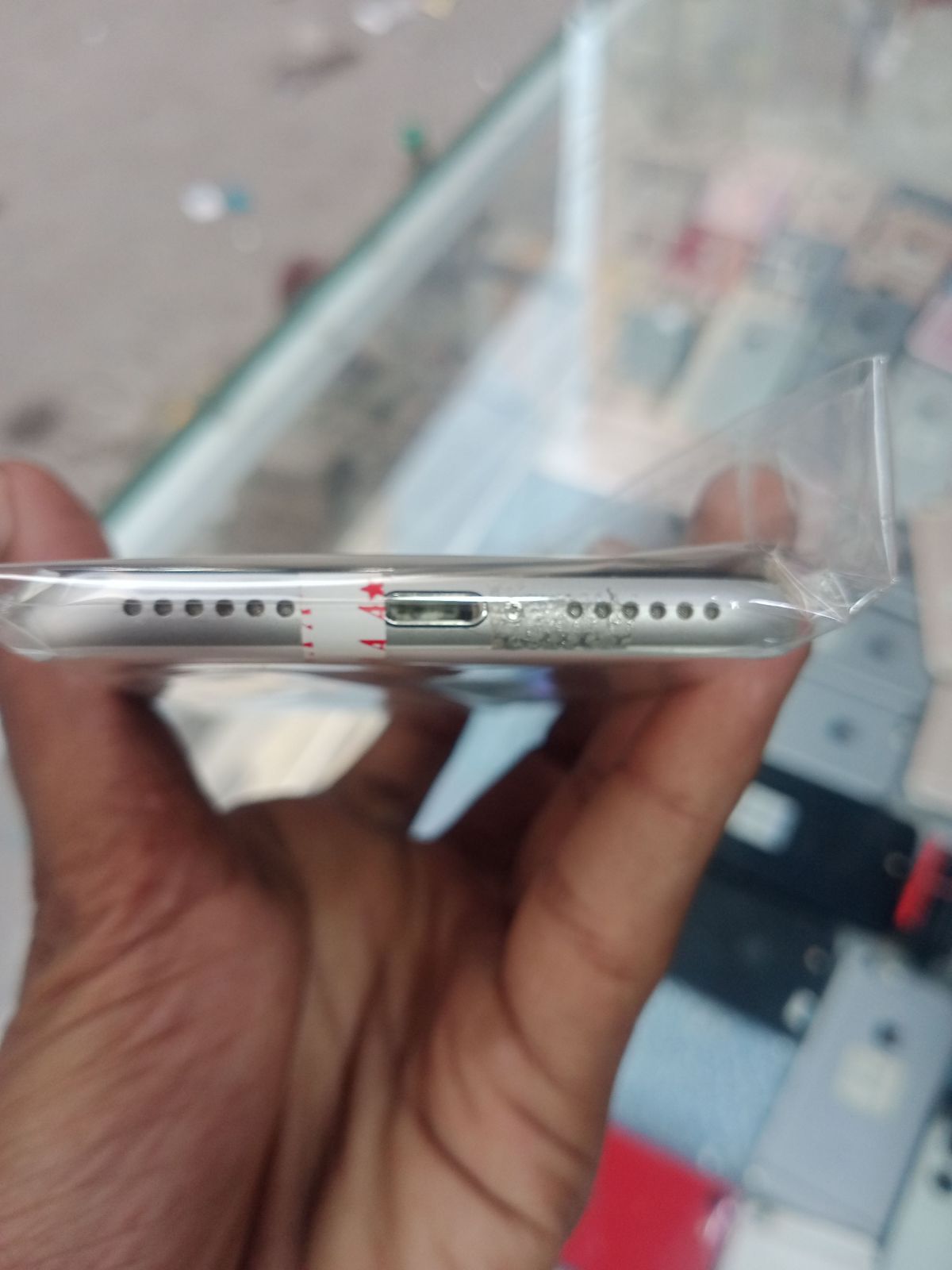 iPhone SE (2022) · 128GB - photo 3