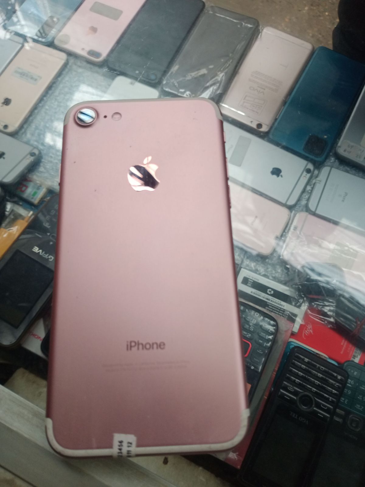 iPhone 7 · 128GB - photo 2