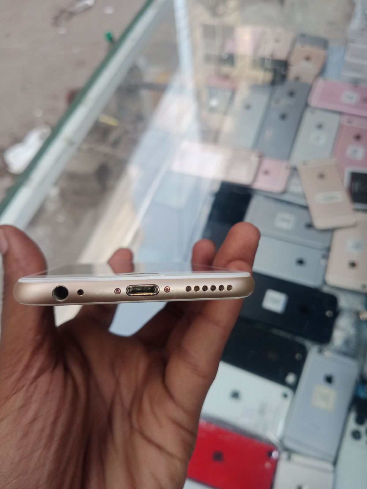 iPhone 6s · 64GB - photo 4