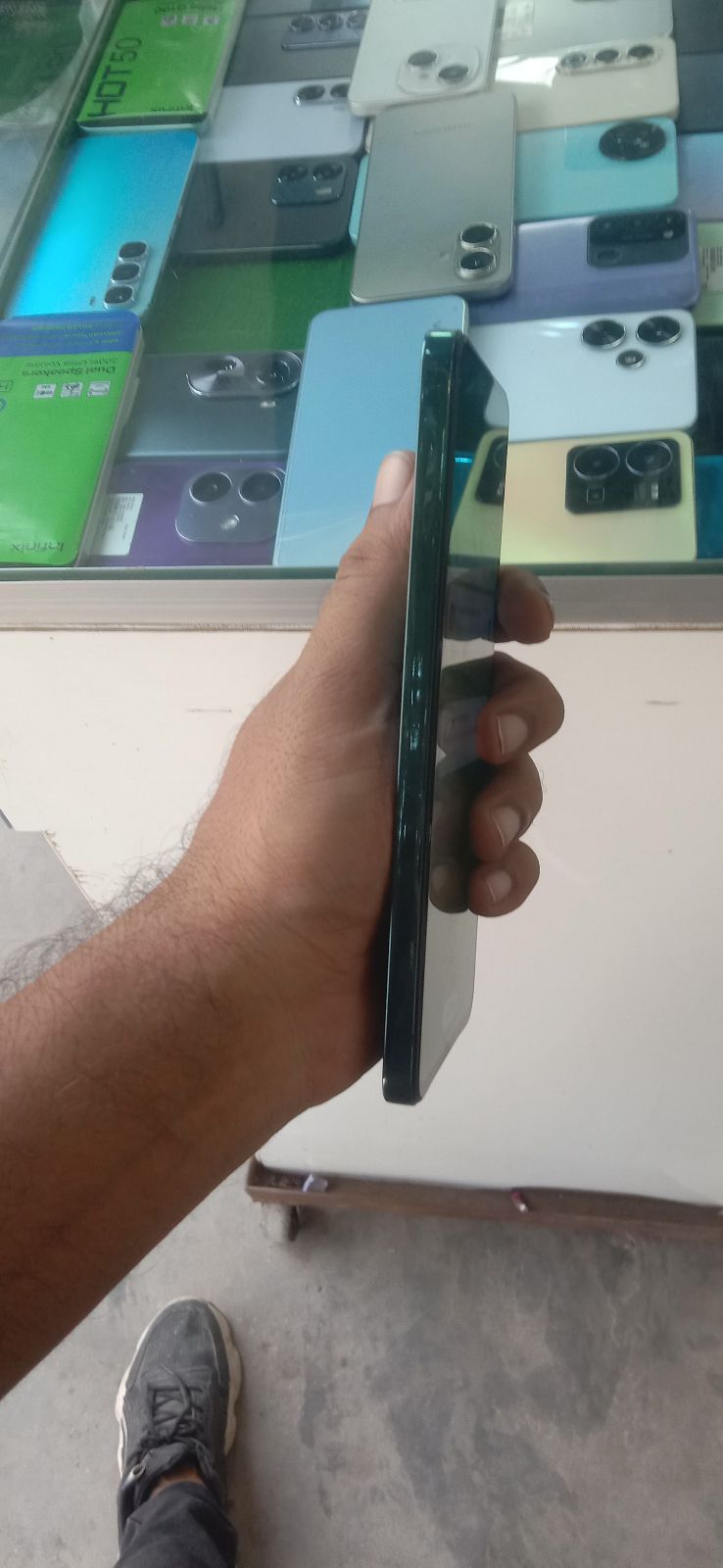 Oppo Reno 12 F 4G · 8GB / 256GB - photo 3