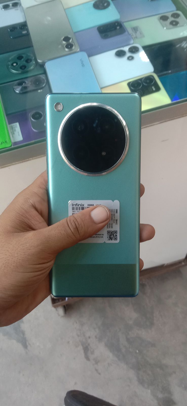 Infinix Zero 40 · 8GB / 256GB - photo 1