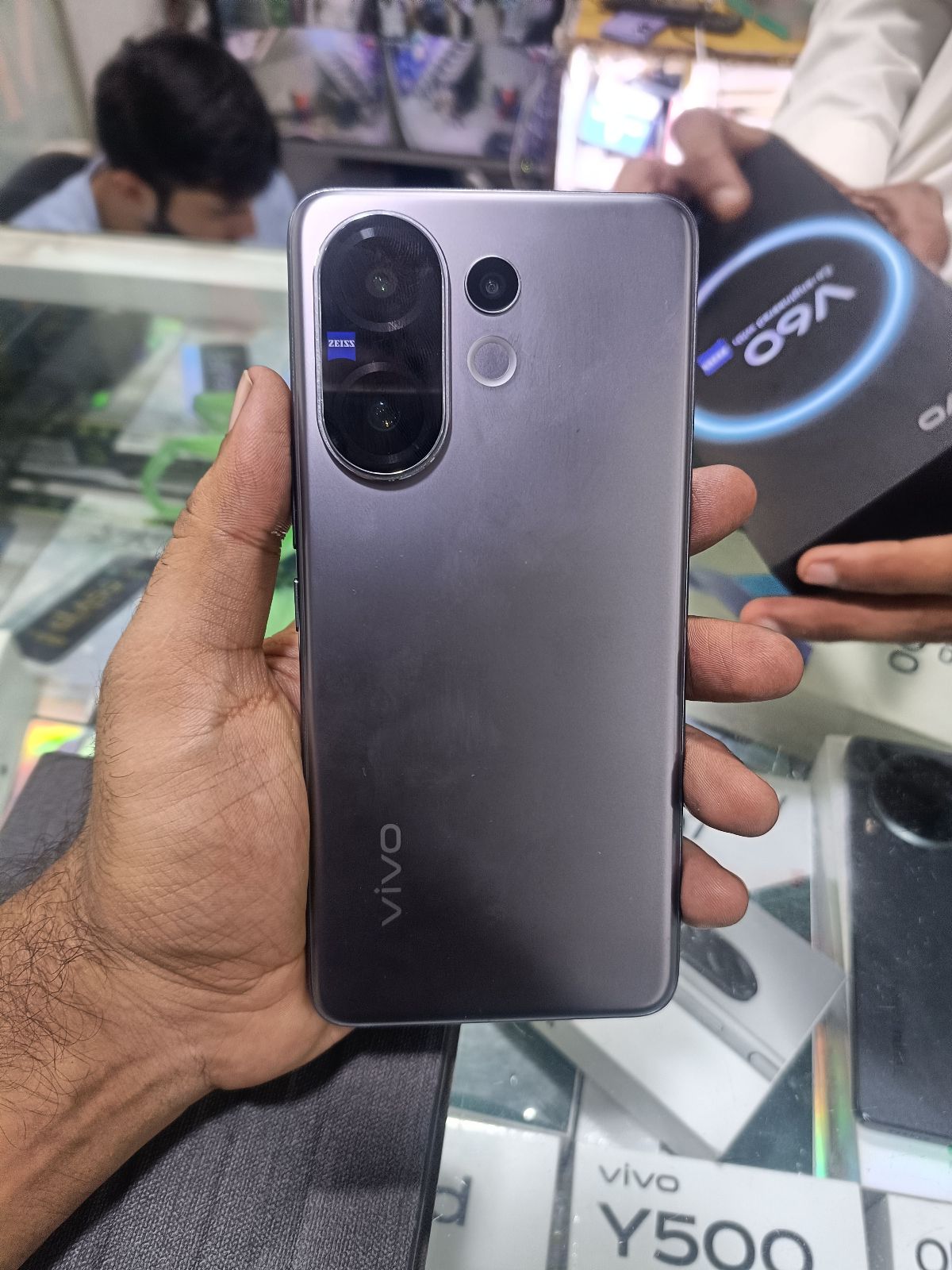 Vivo V60 · 12GB / 512GB - photo 1