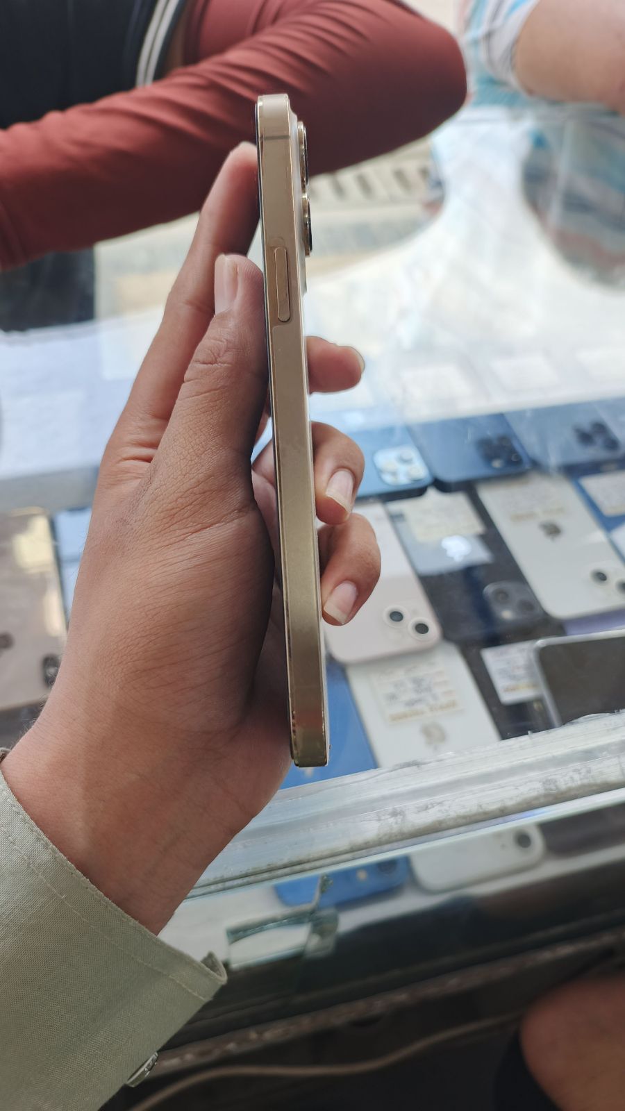 iPhone 13 Pro Max · 256GB - photo 2