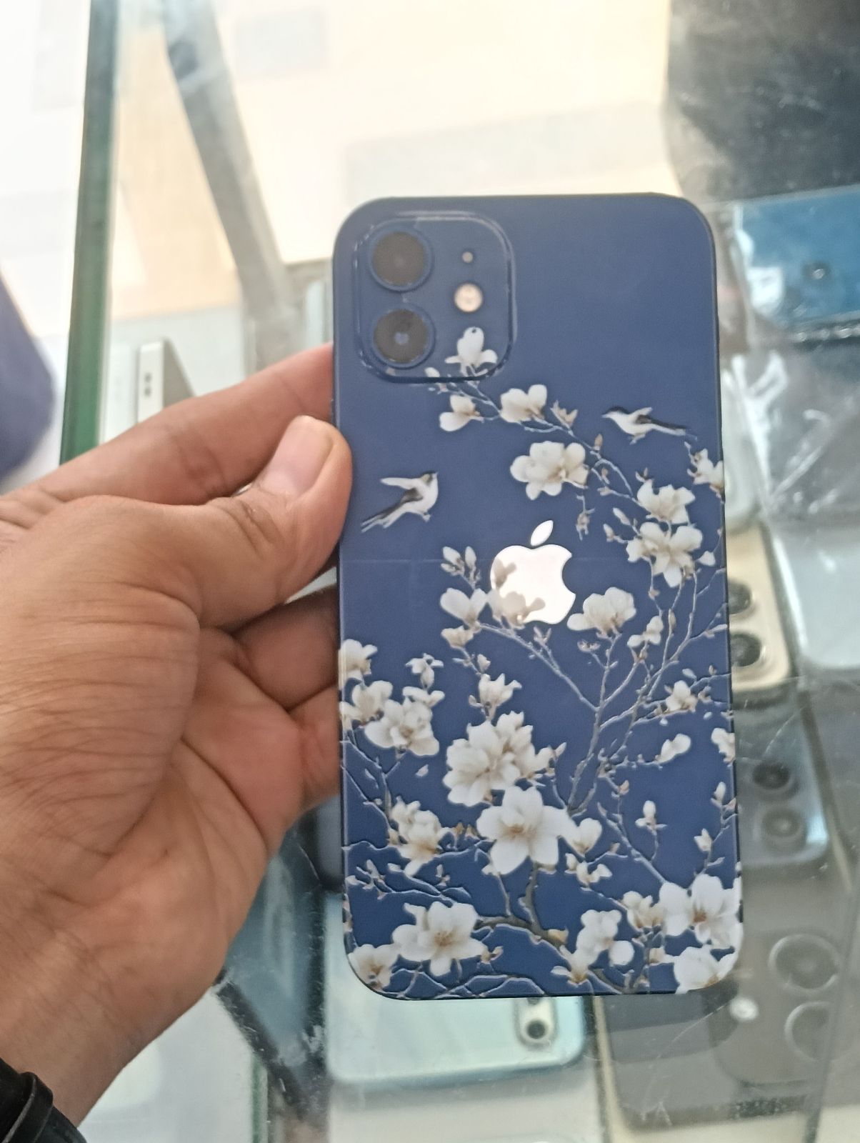 iPhone 12 · 128GB - photo 1