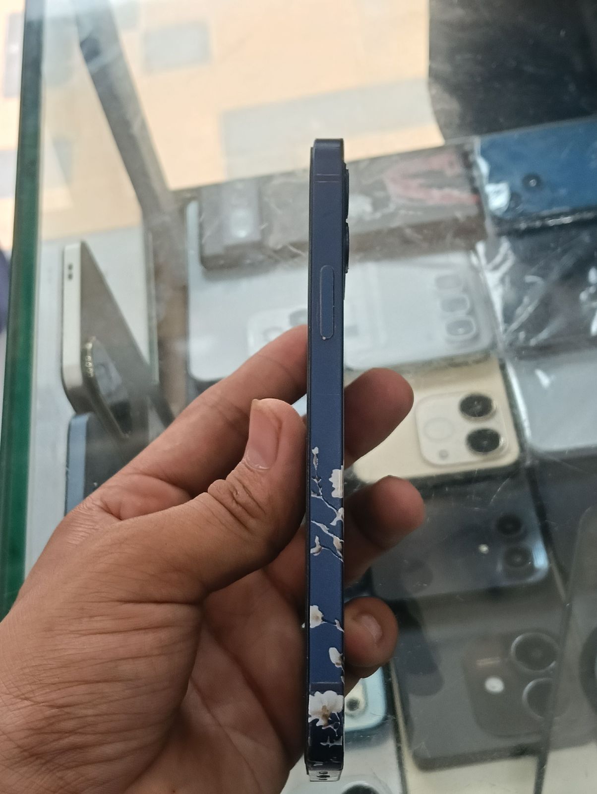 iPhone 12 · 128GB - photo 3