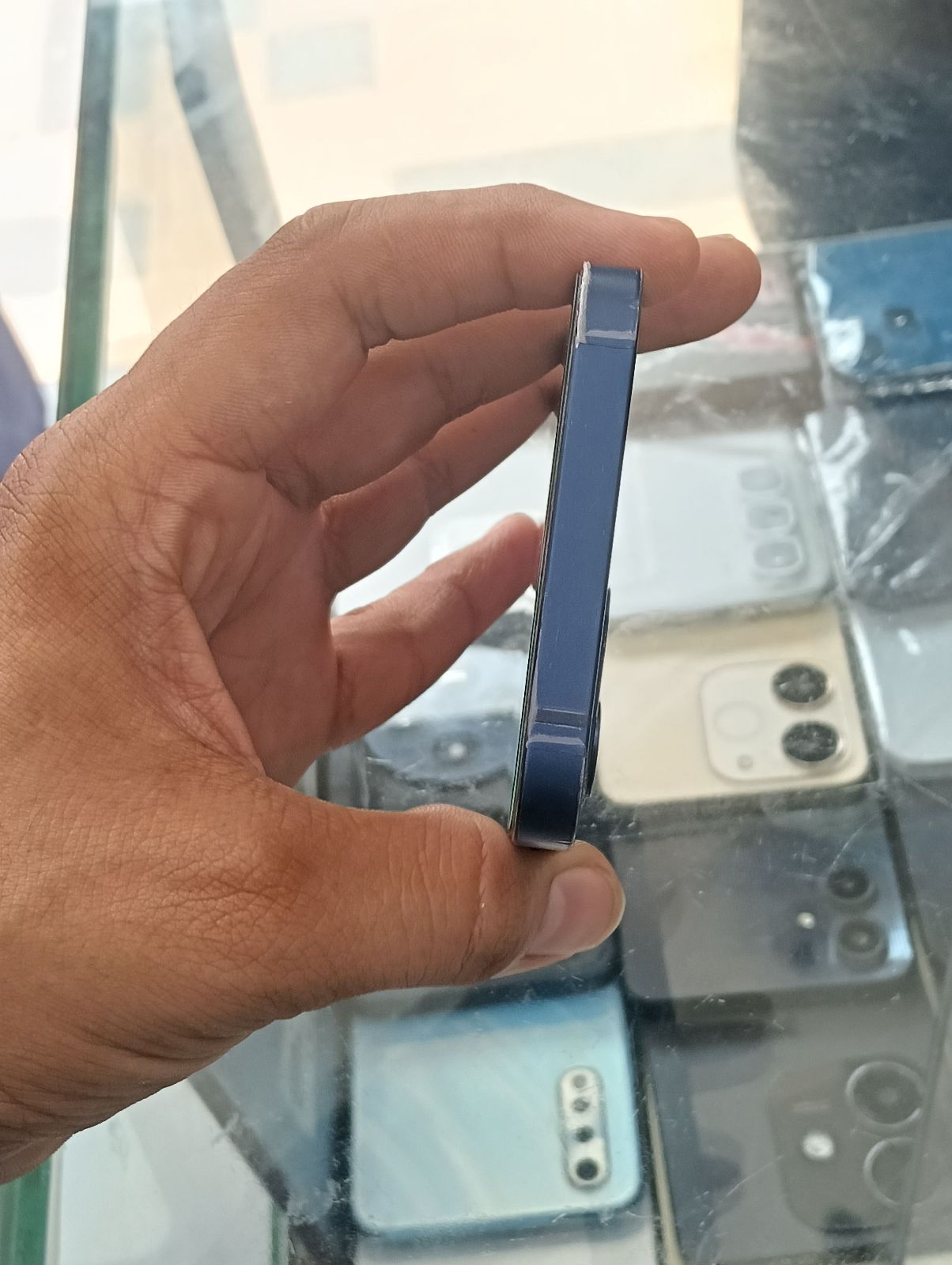 iPhone 12 · 128GB - photo 4