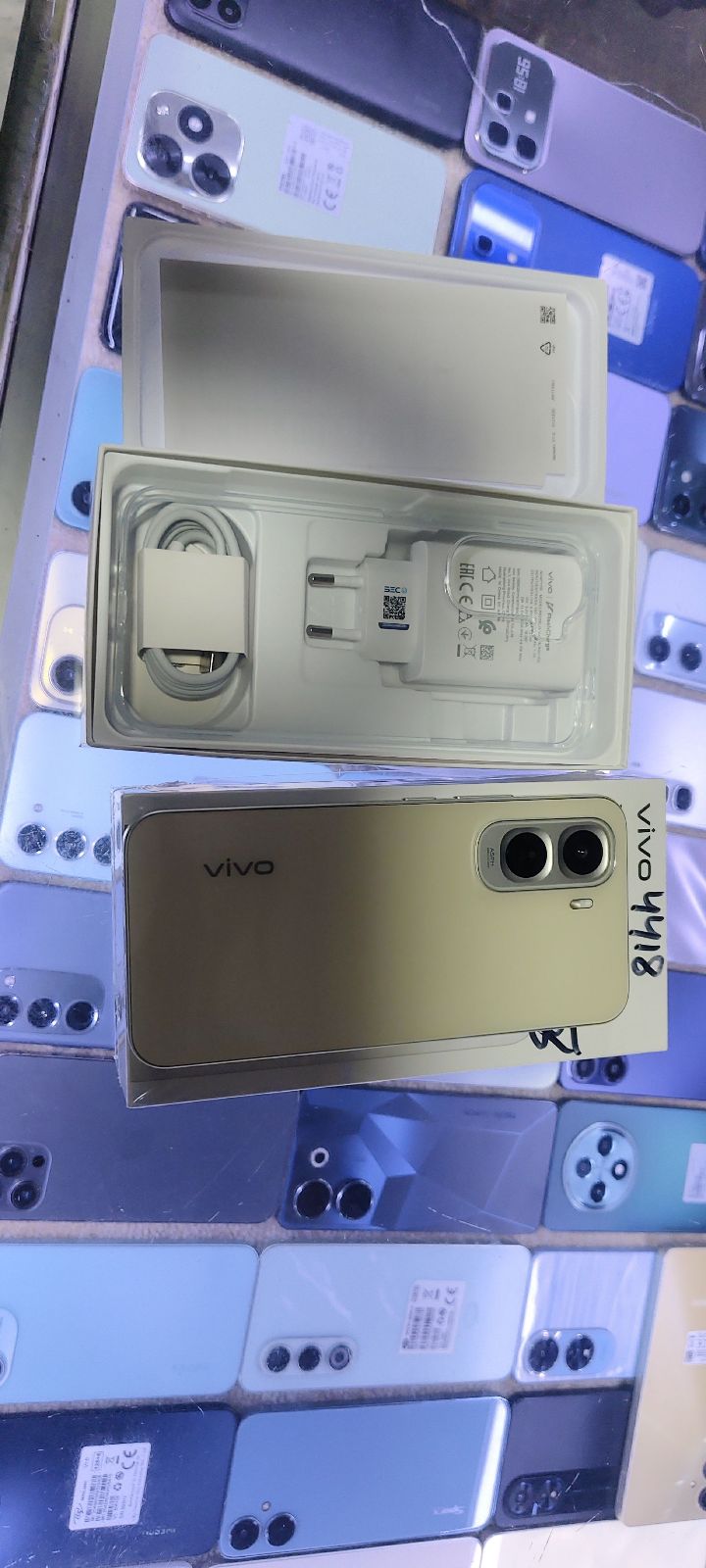 Vivo Y500 · 8GB / 256GB - photo 1
