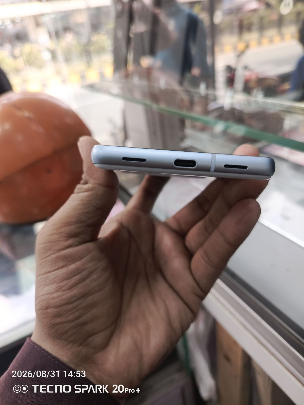 Pixel 7a · 8GB / 128GB - photo 3