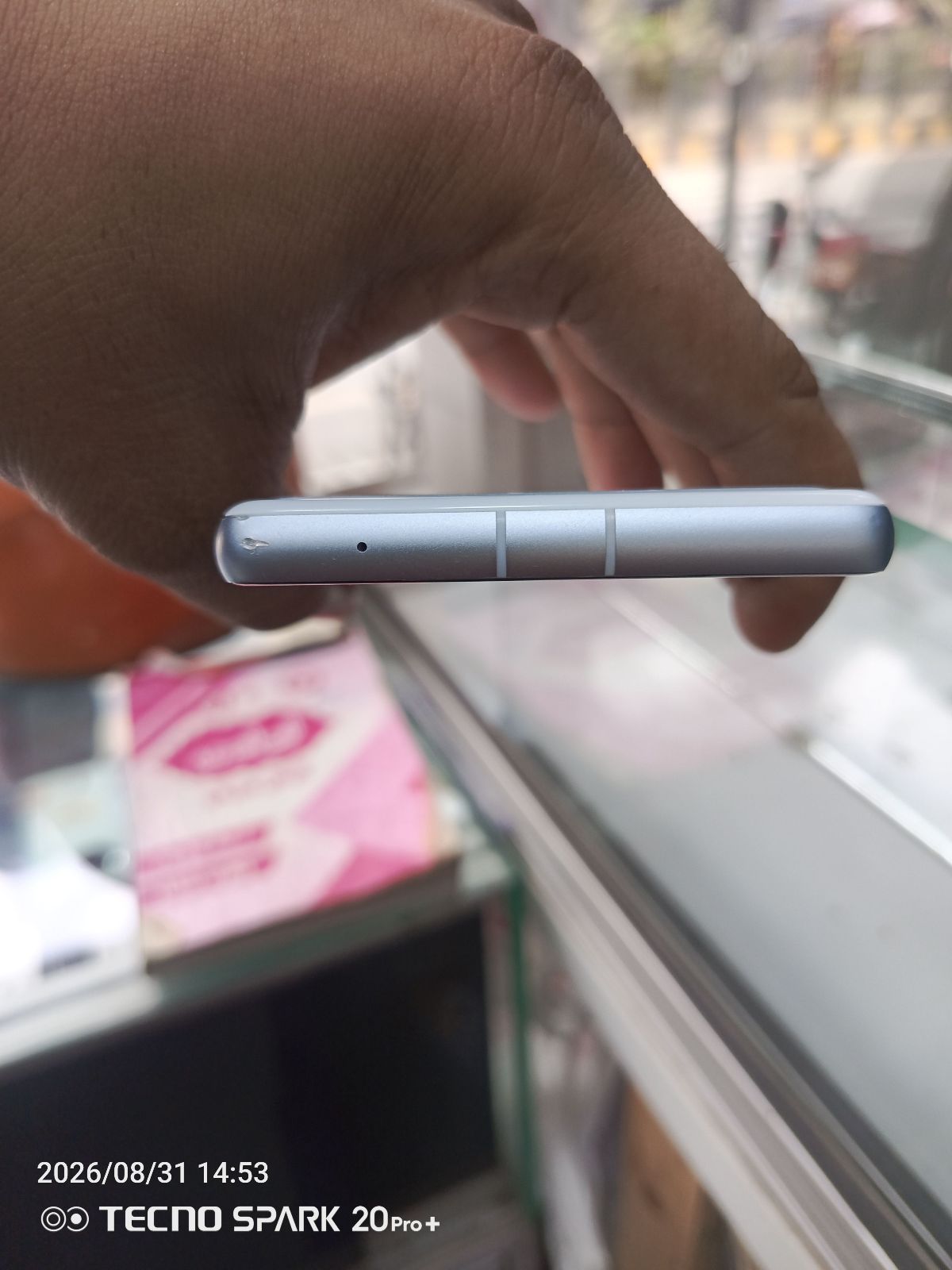 Pixel 7a · 8GB / 128GB - photo 4
