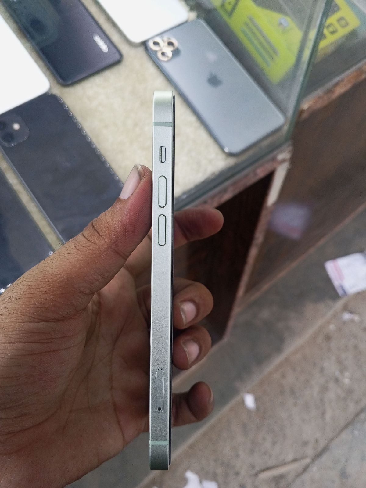 iPhone 12 · 128GB - photo 4