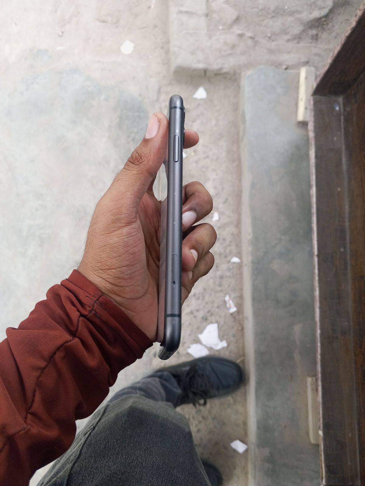 iPhone 11 · 64GB - photo 3
