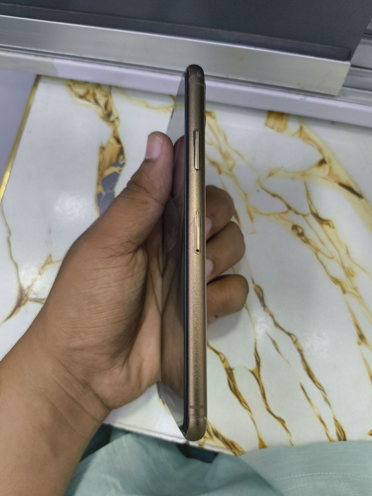 iPhone 11 Pro Max · 256GB - photo 3