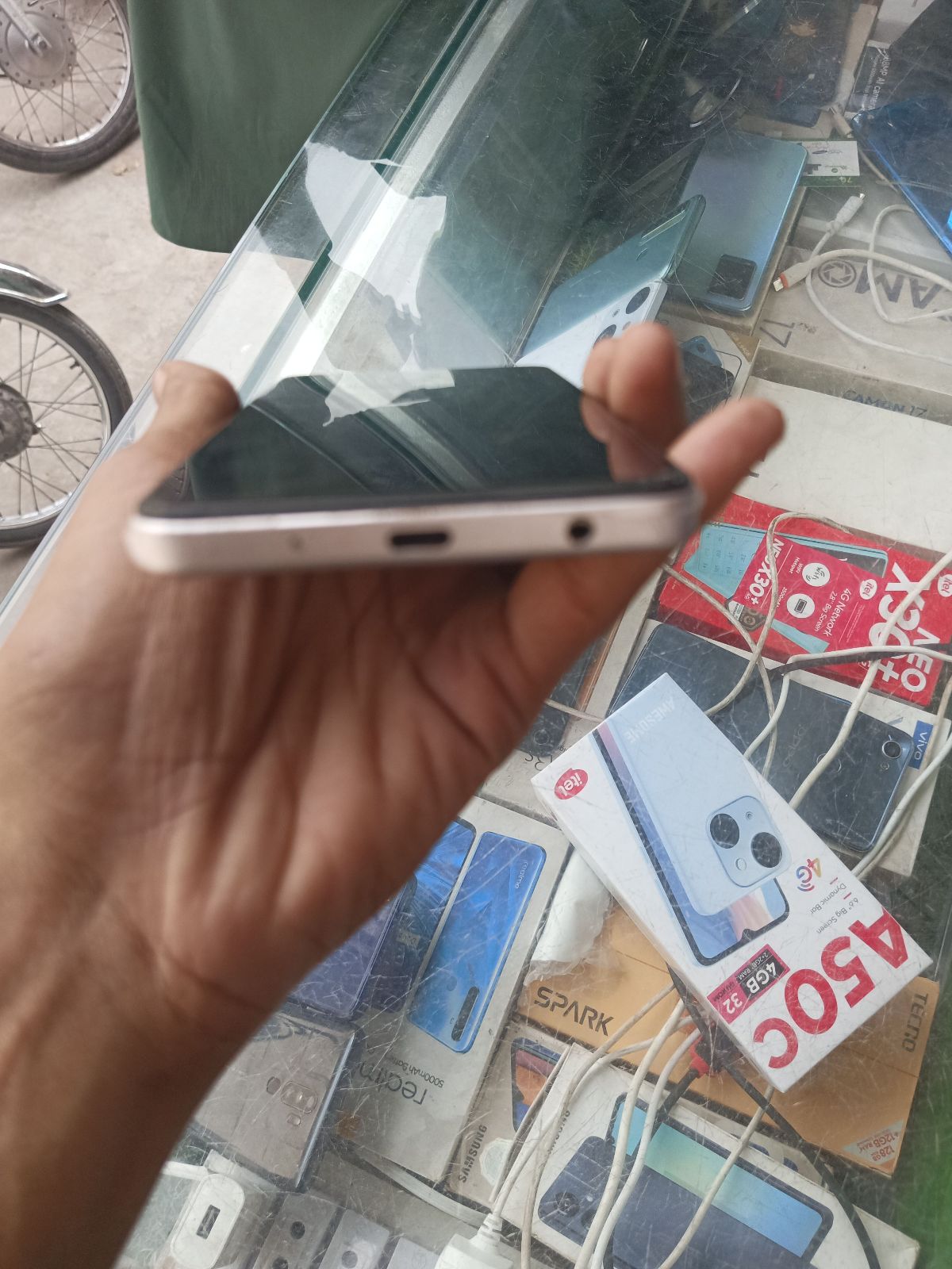 Vivo Y04 · 4GB / 64GB - photo 3