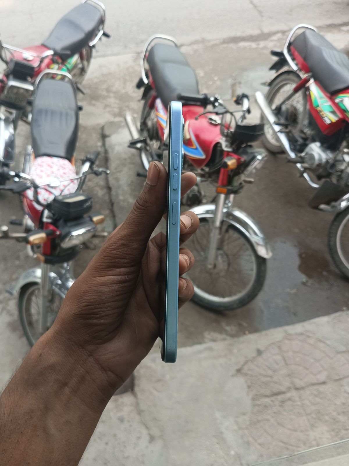 Tecno Spark Go 2 · 4GB / 64GB - photo 2
