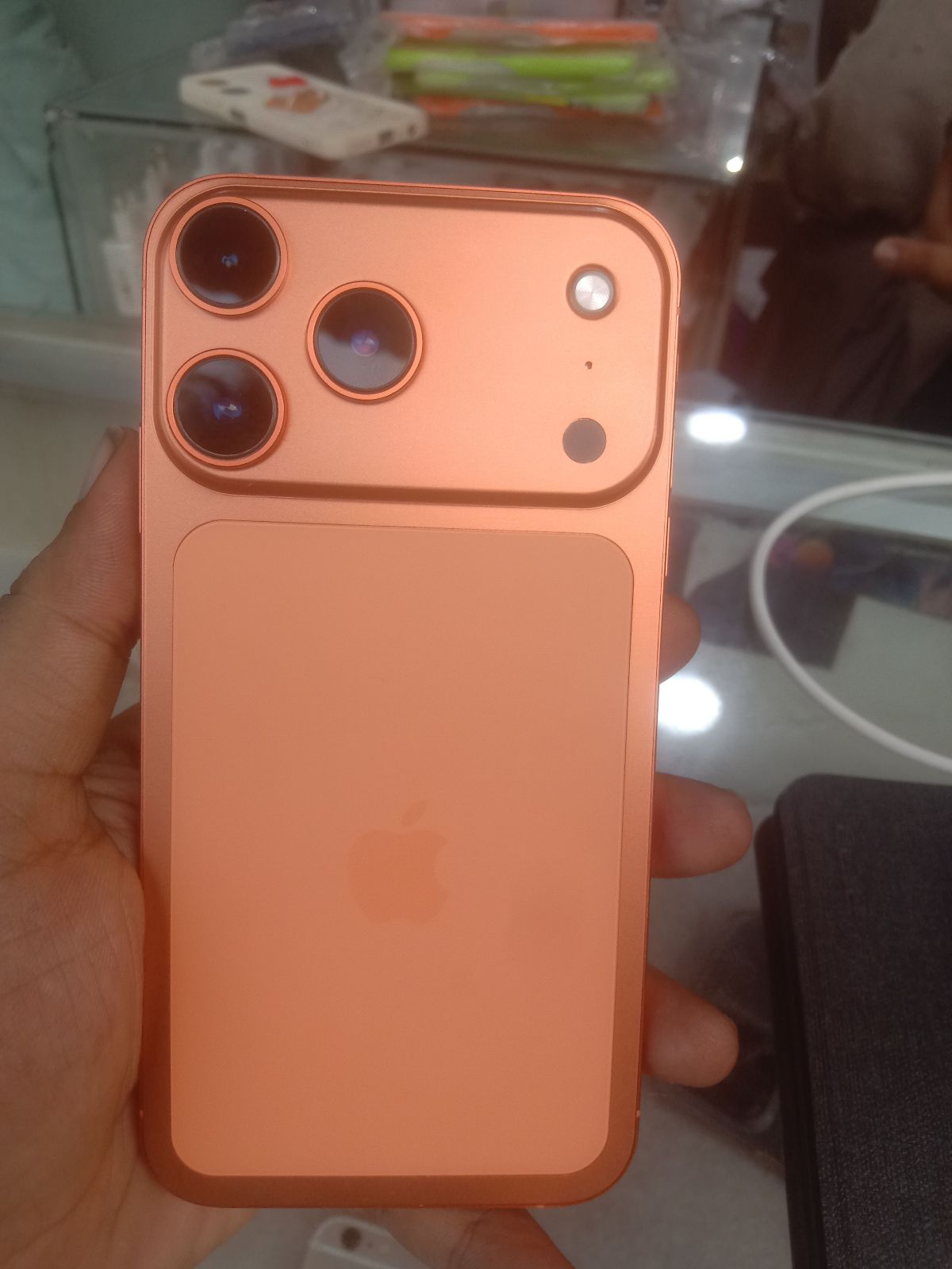 iPhone XR · 64GB - photo 1