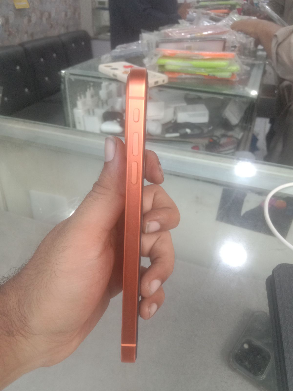 iPhone XR · 64GB - photo 3