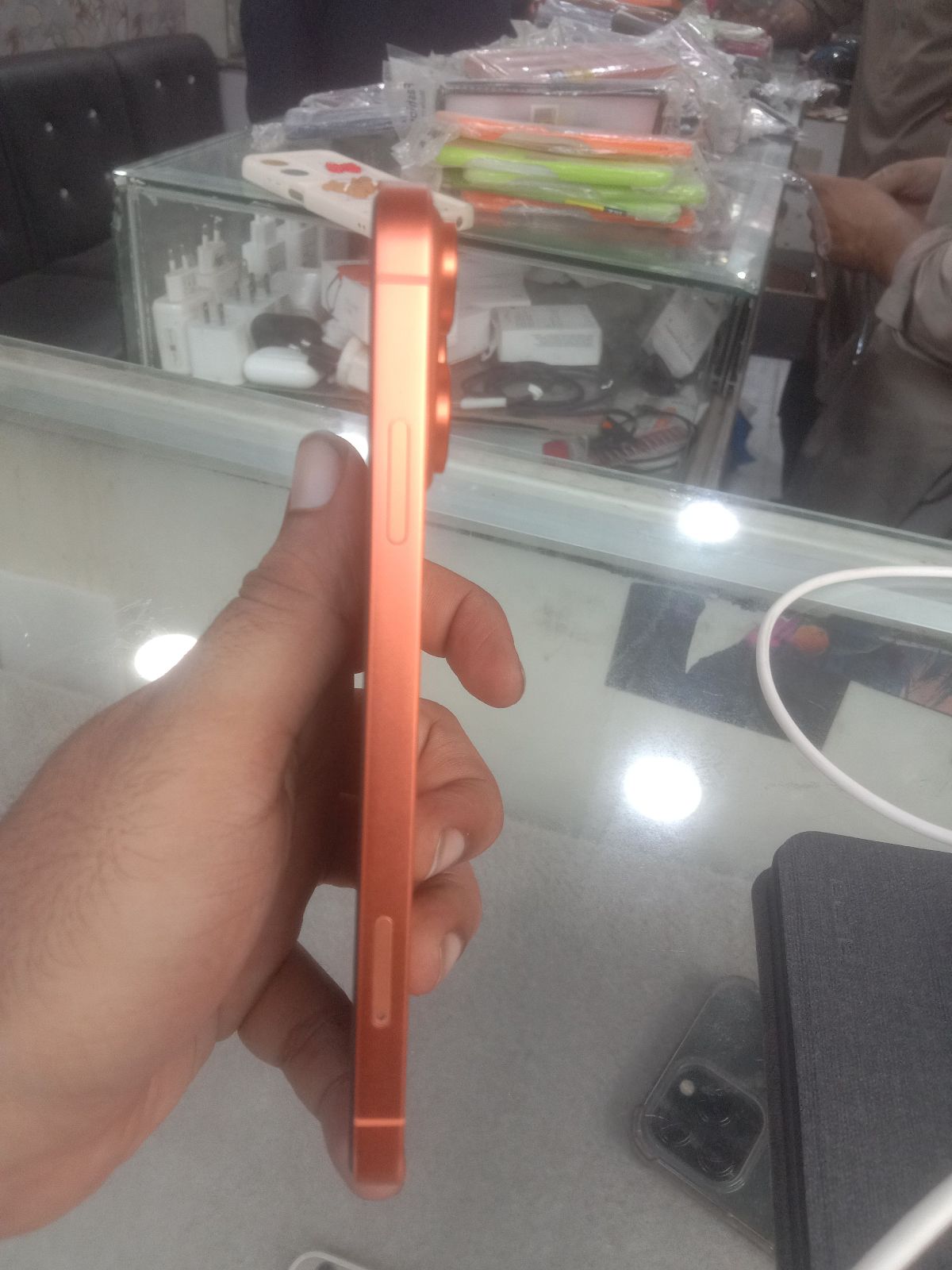 iPhone XR · 64GB - photo 4
