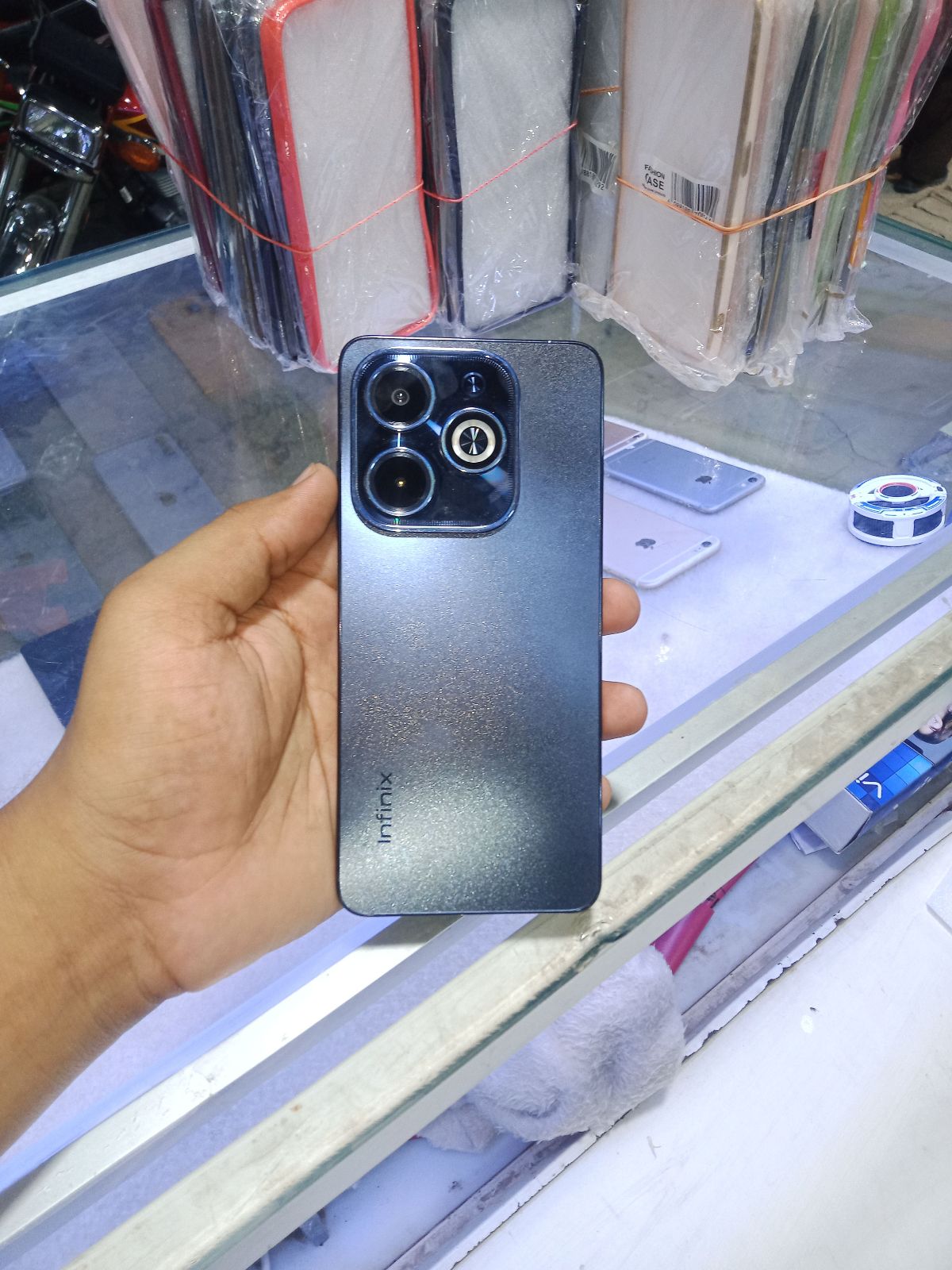 Infinix Hot 40i · 8GB / 256GB - photo 1