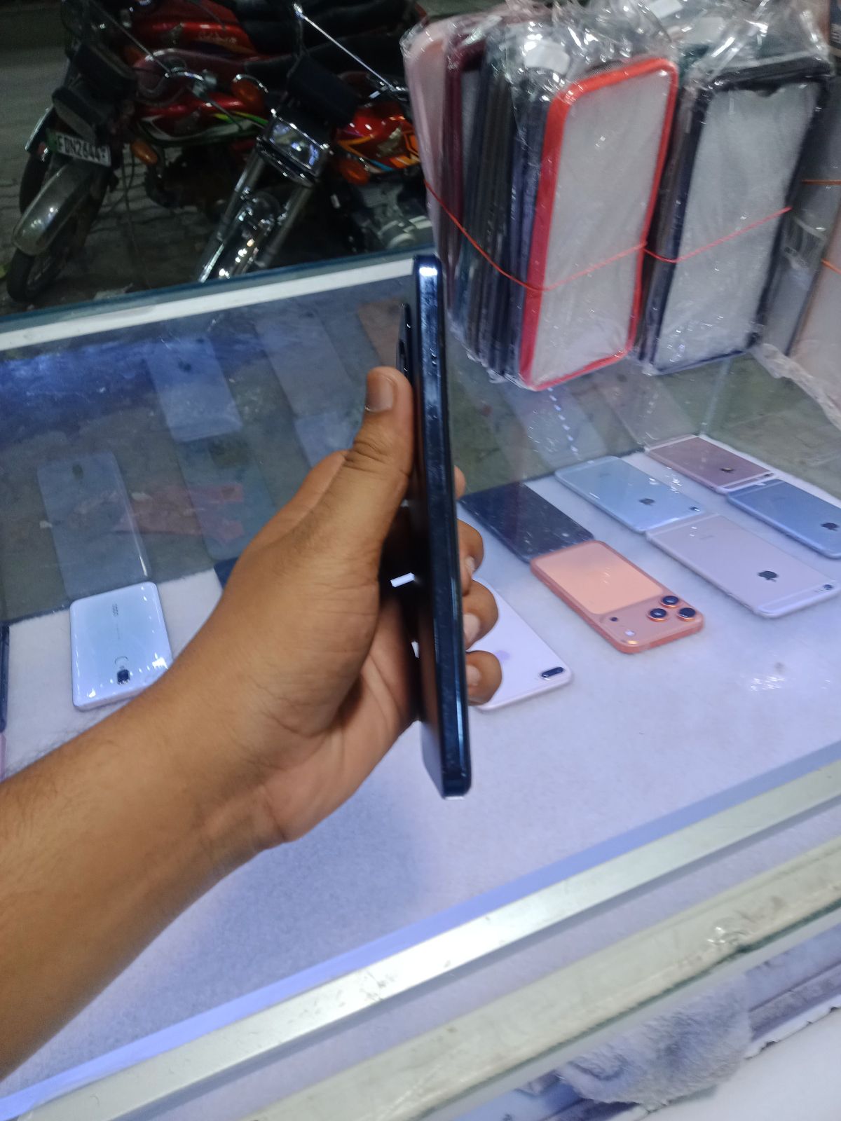 Infinix Hot 40i · 8GB / 256GB - photo 4