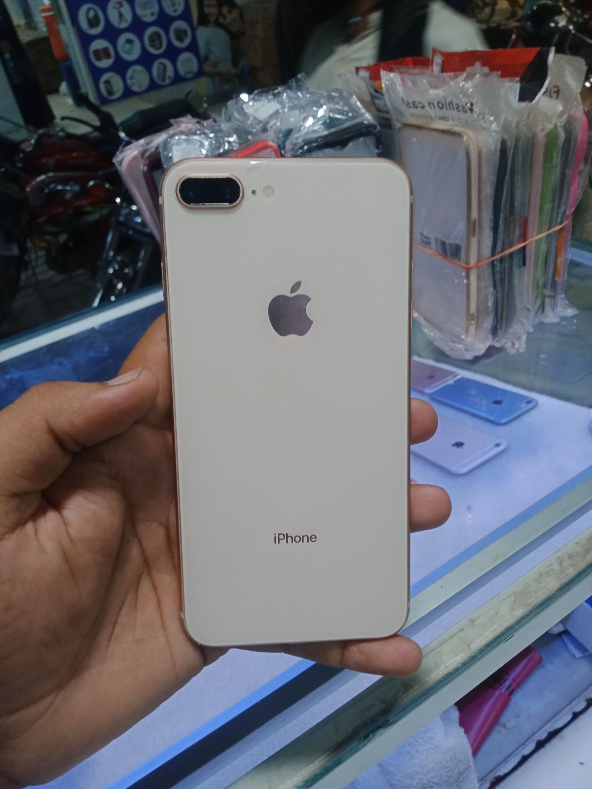 iPhone 8 Plus · 64GB - photo 2