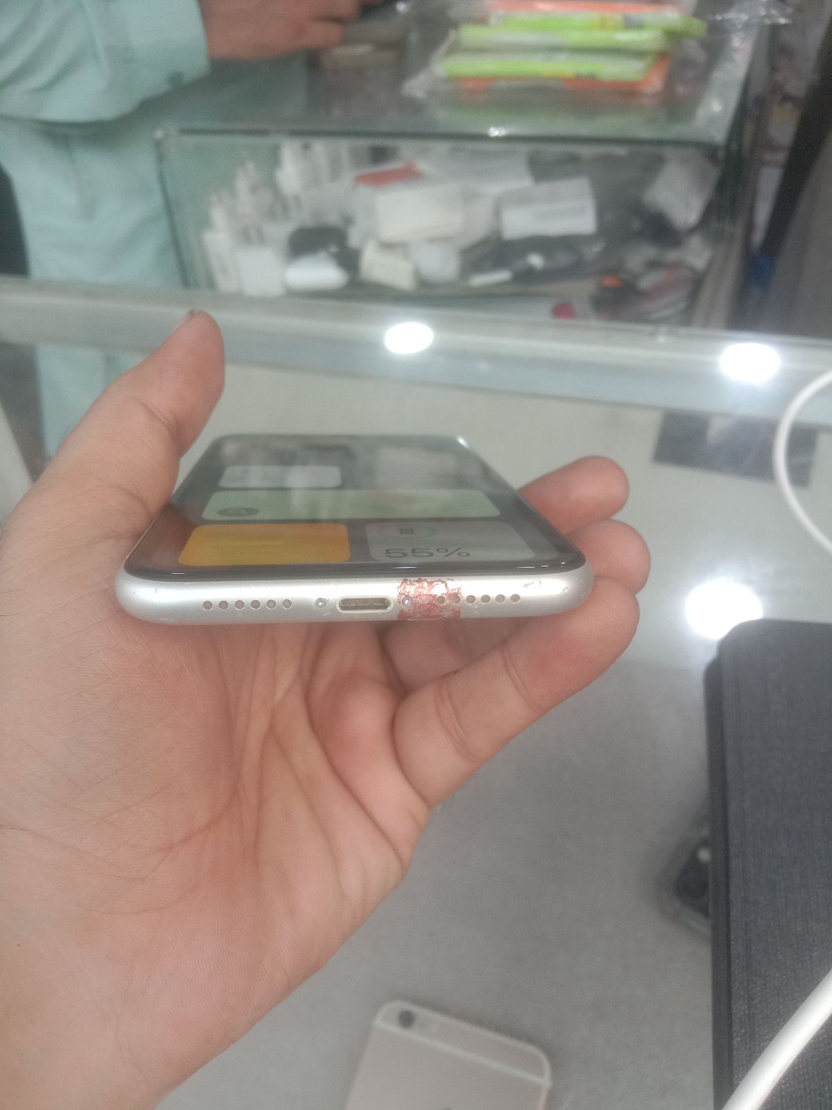 iPhone 11 · 64GB - photo 5