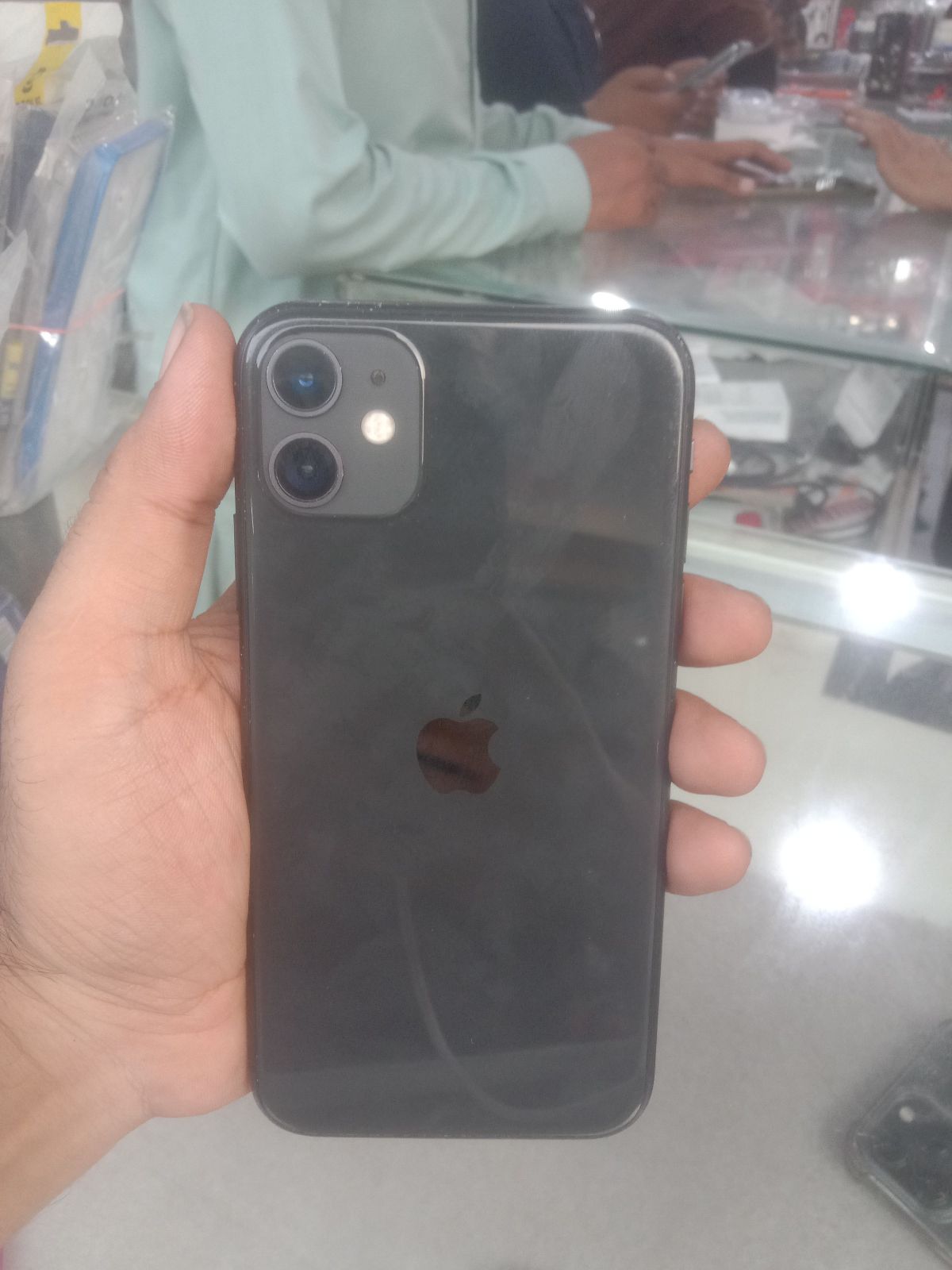 iPhone 11 · 128GB - photo 2