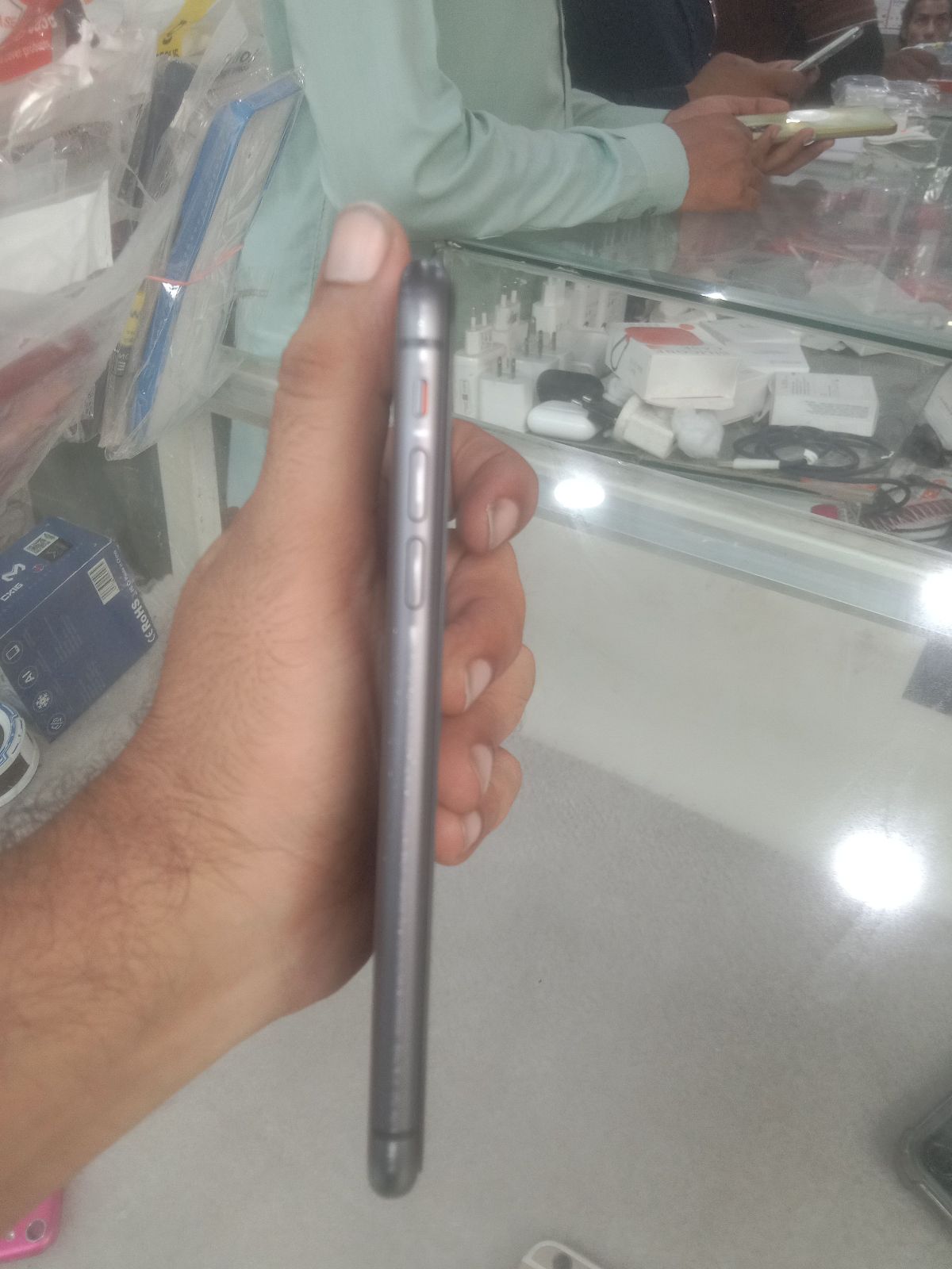 iPhone 11 · 128GB - photo 4