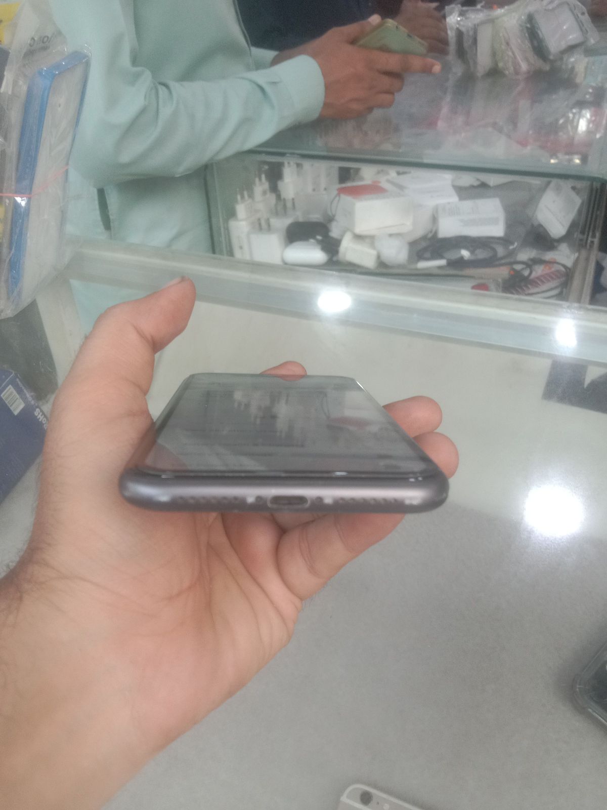 iPhone 11 · 128GB - photo 5