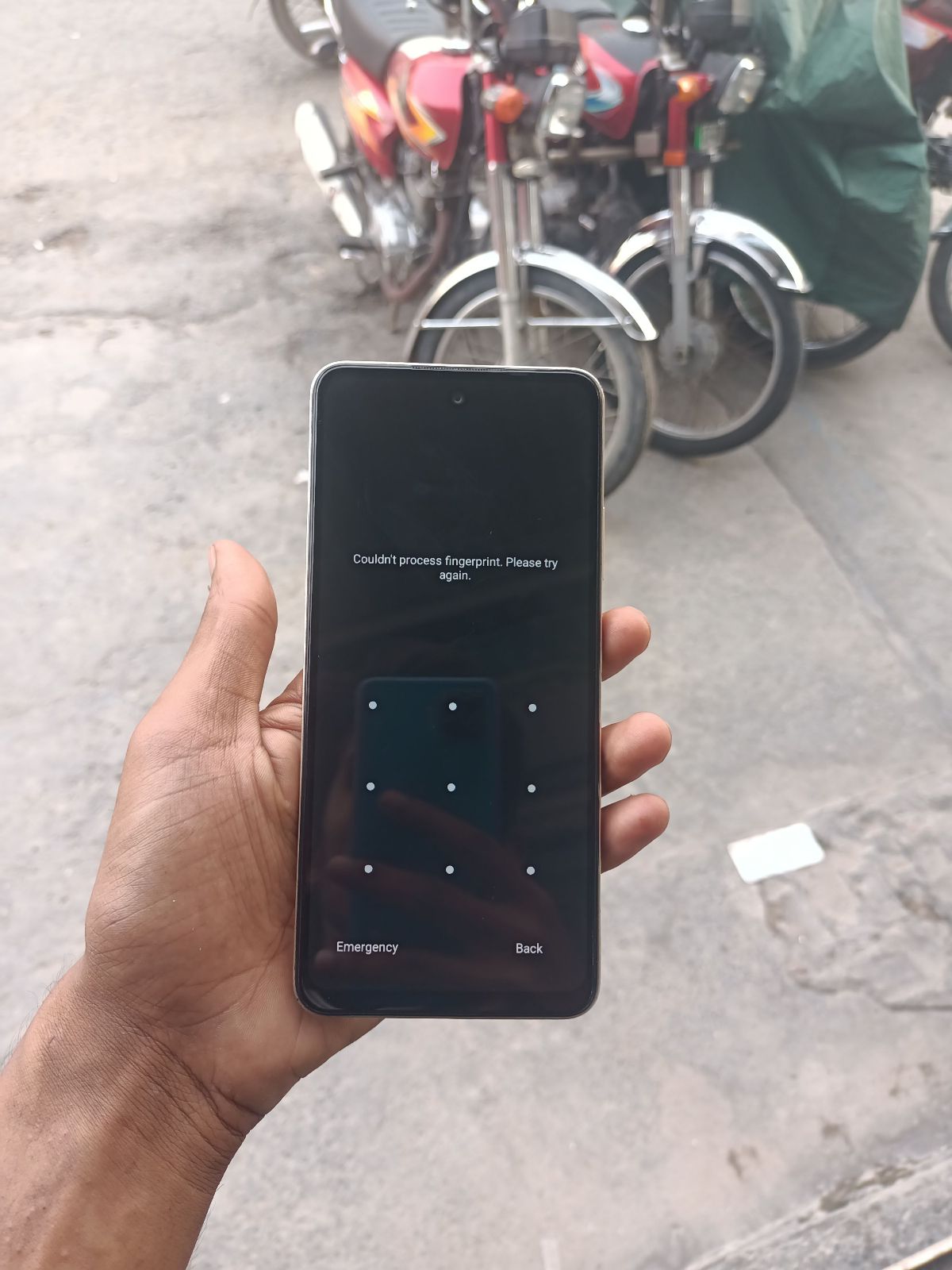 Infinix Smart 8 · 4GB / 64GB - photo 2