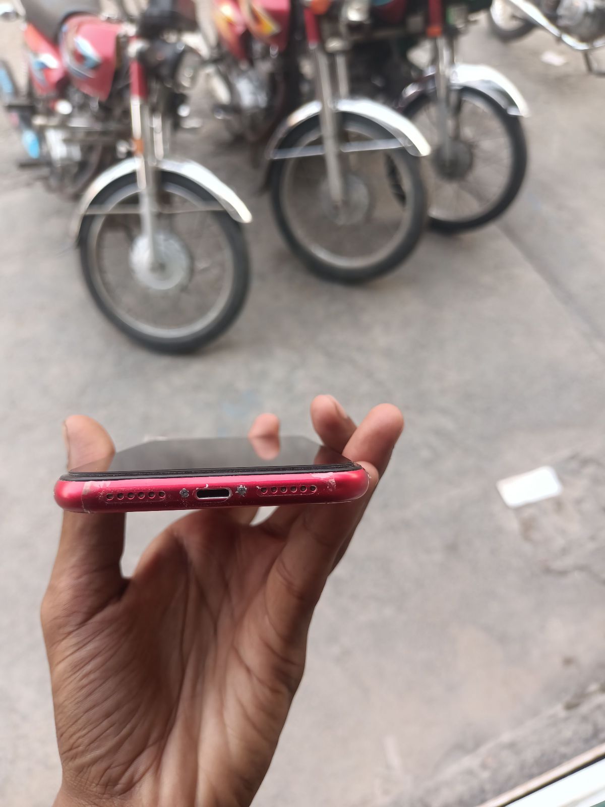 iPhone 11 · 64GB - photo 3