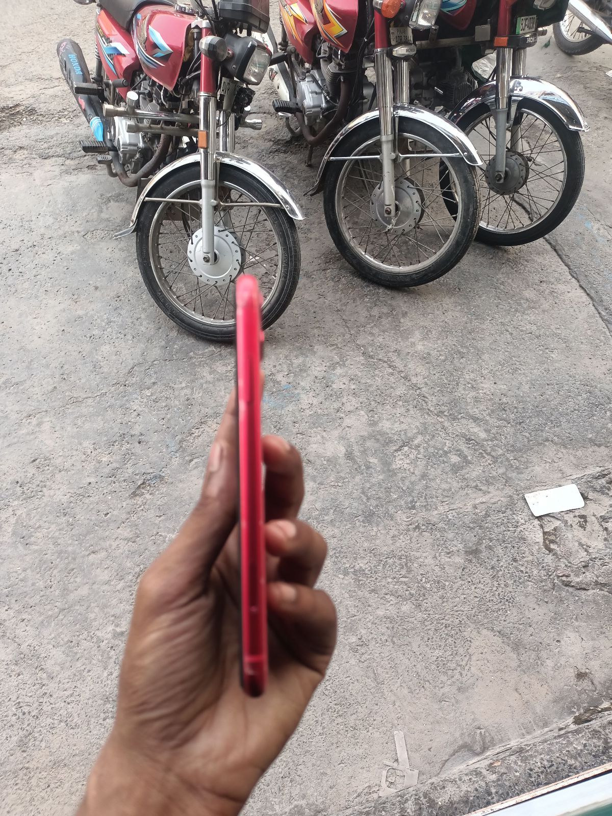 iPhone 11 · 64GB - photo 4
