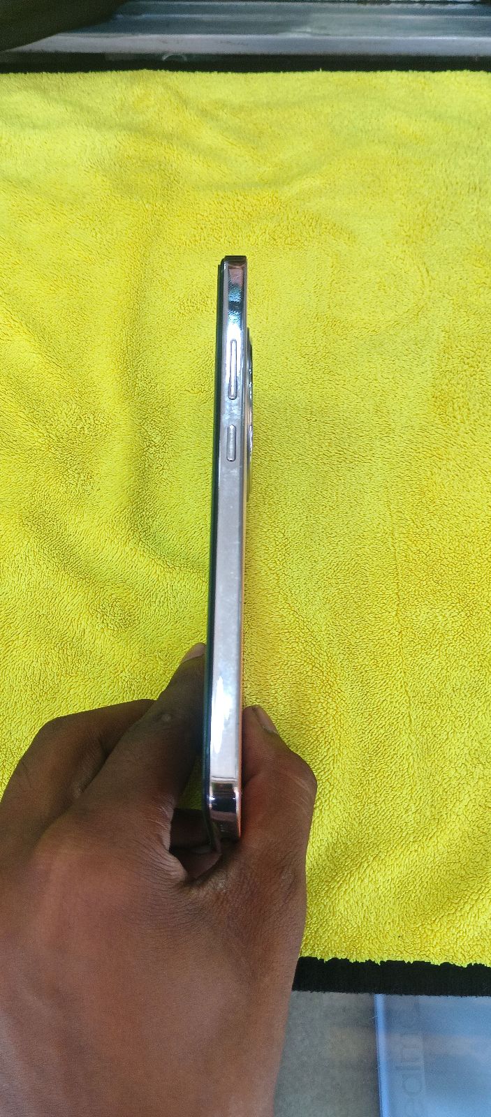 Oppo Reno 12 F 5G · 12GB / 256GB - photo 3