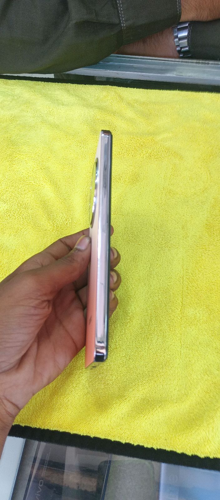 Oppo Reno 12 F 5G · 12GB / 256GB - photo 2