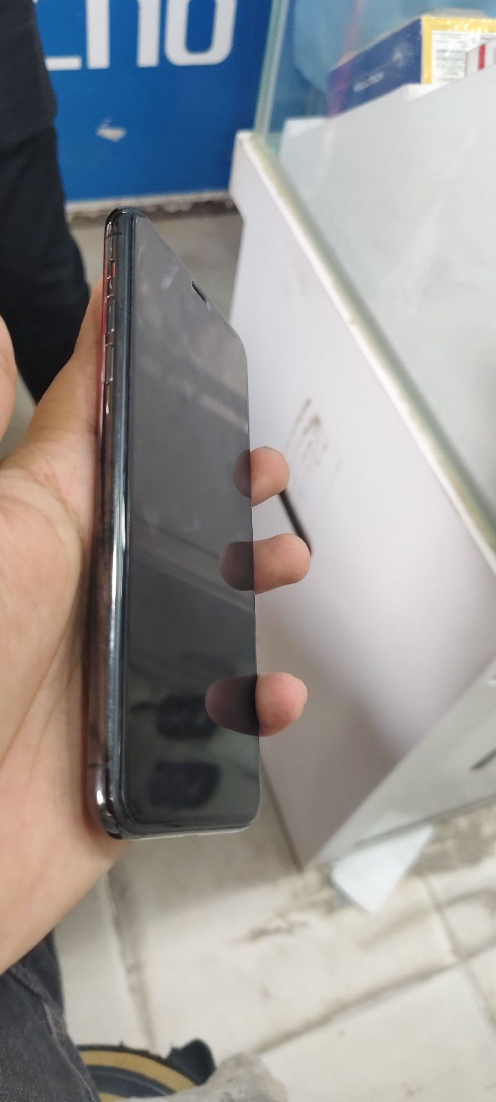 iPhone 11 Pro Max · 256GB - photo 4