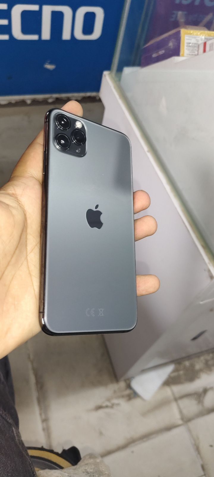iPhone 11 Pro Max · 256GB - photo 5
