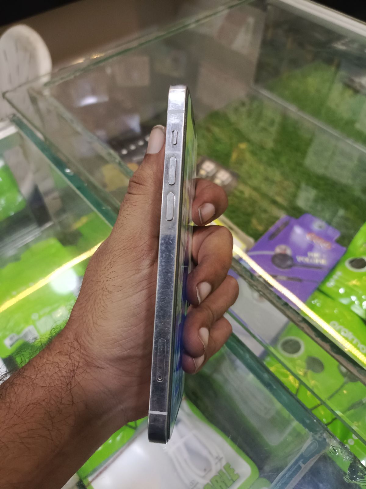 iPhone 12 Pro · 128GB - photo 3