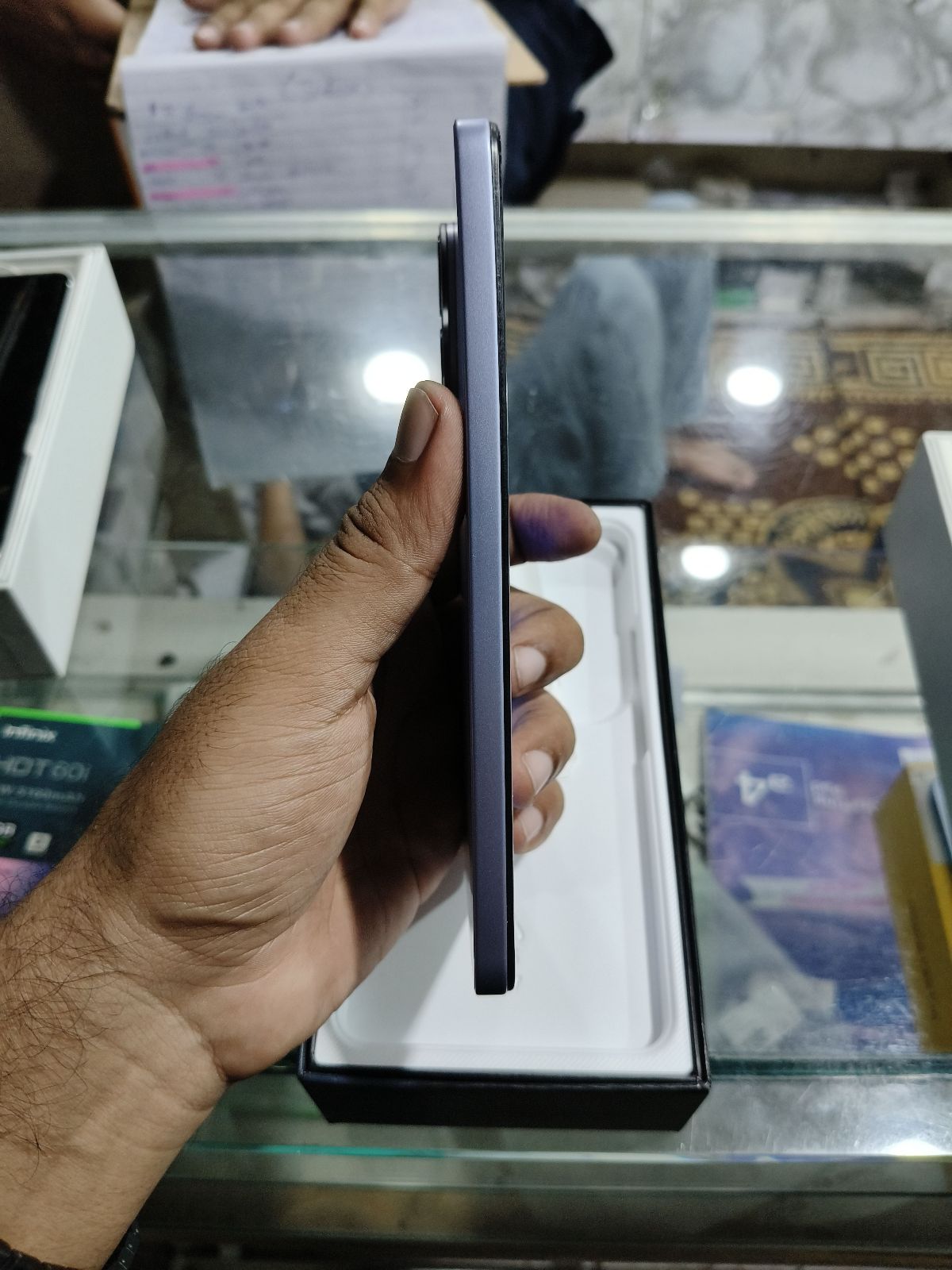 Vivo V50 Lite 5G · 12GB / 256GB - photo 3
