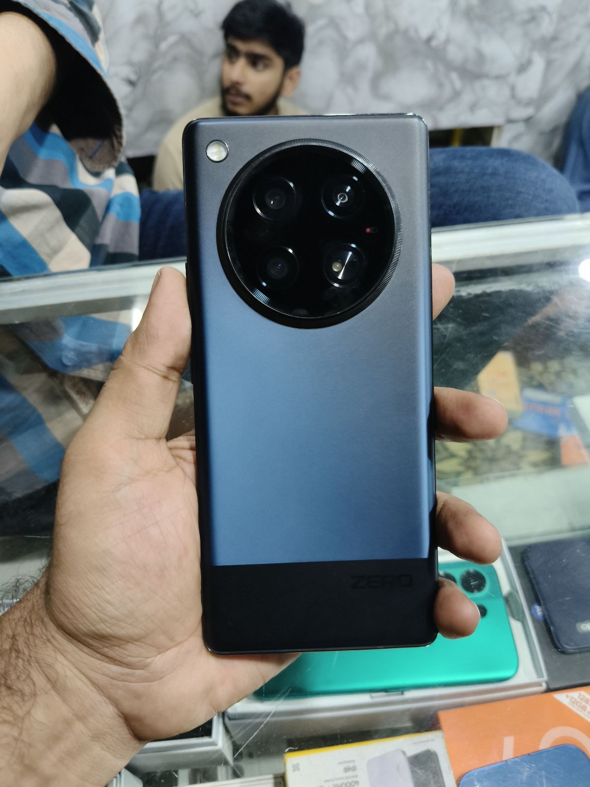 Infinix Zero 40 · 8GB / 256GB - photo 1