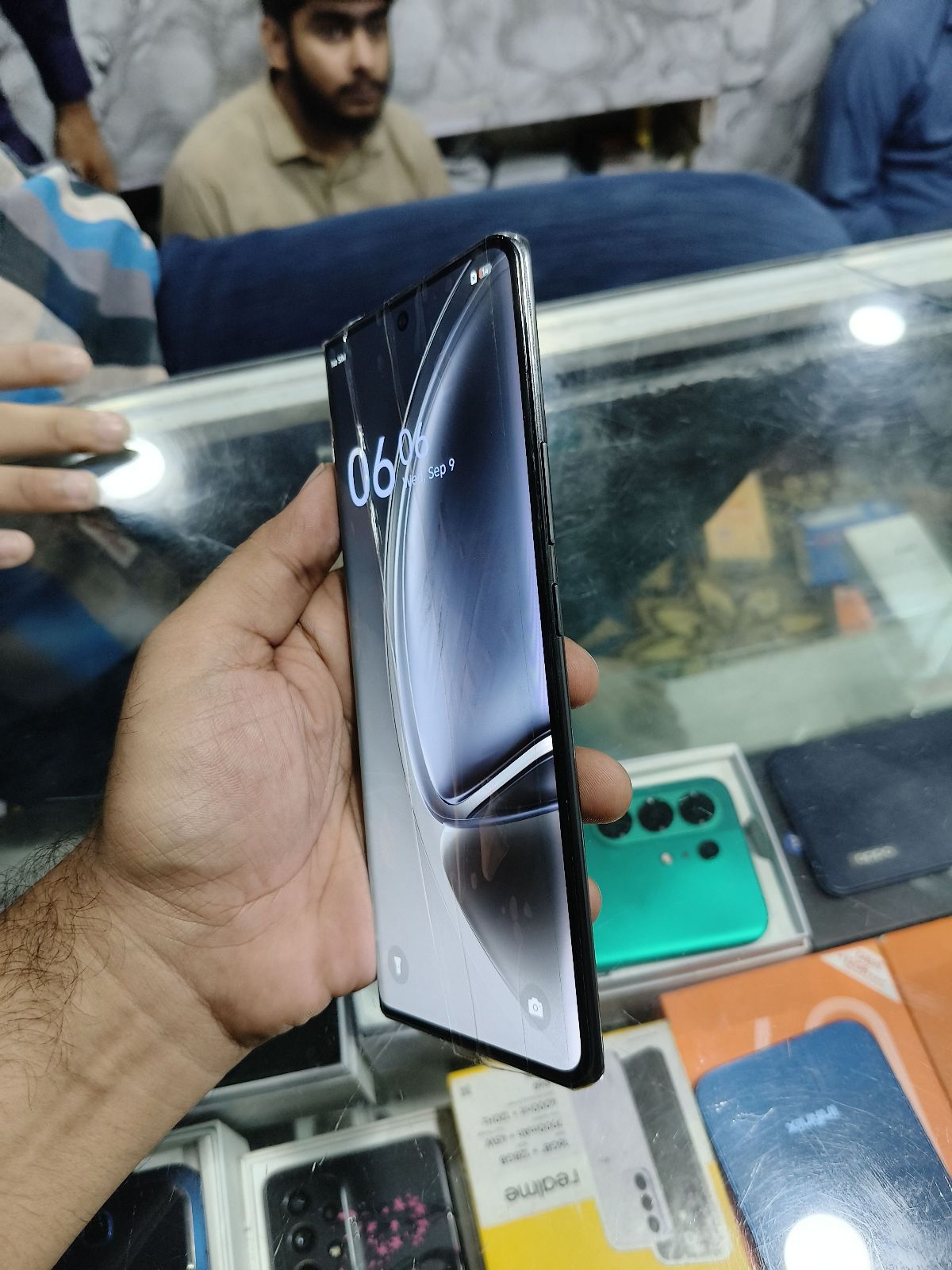 Infinix Zero 40 · 8GB / 256GB - photo 4