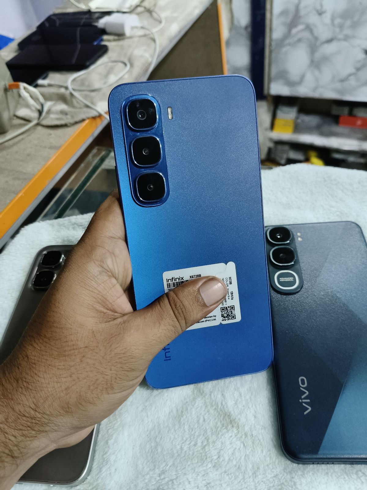 Infinix Hot 60i · 6GB / 128GB - photo 1