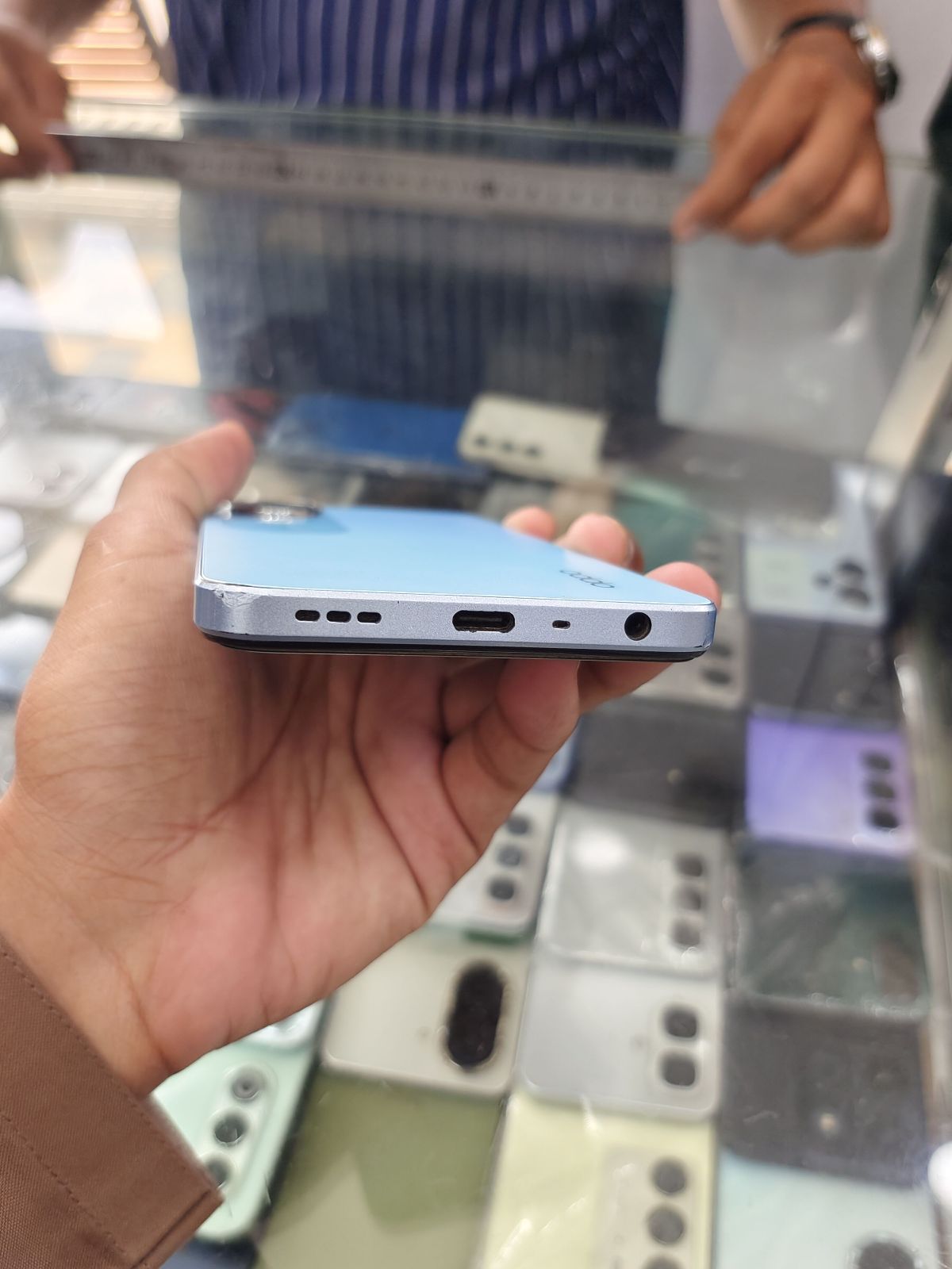 Oppo A18 · 4GB / 128GB - photo 4