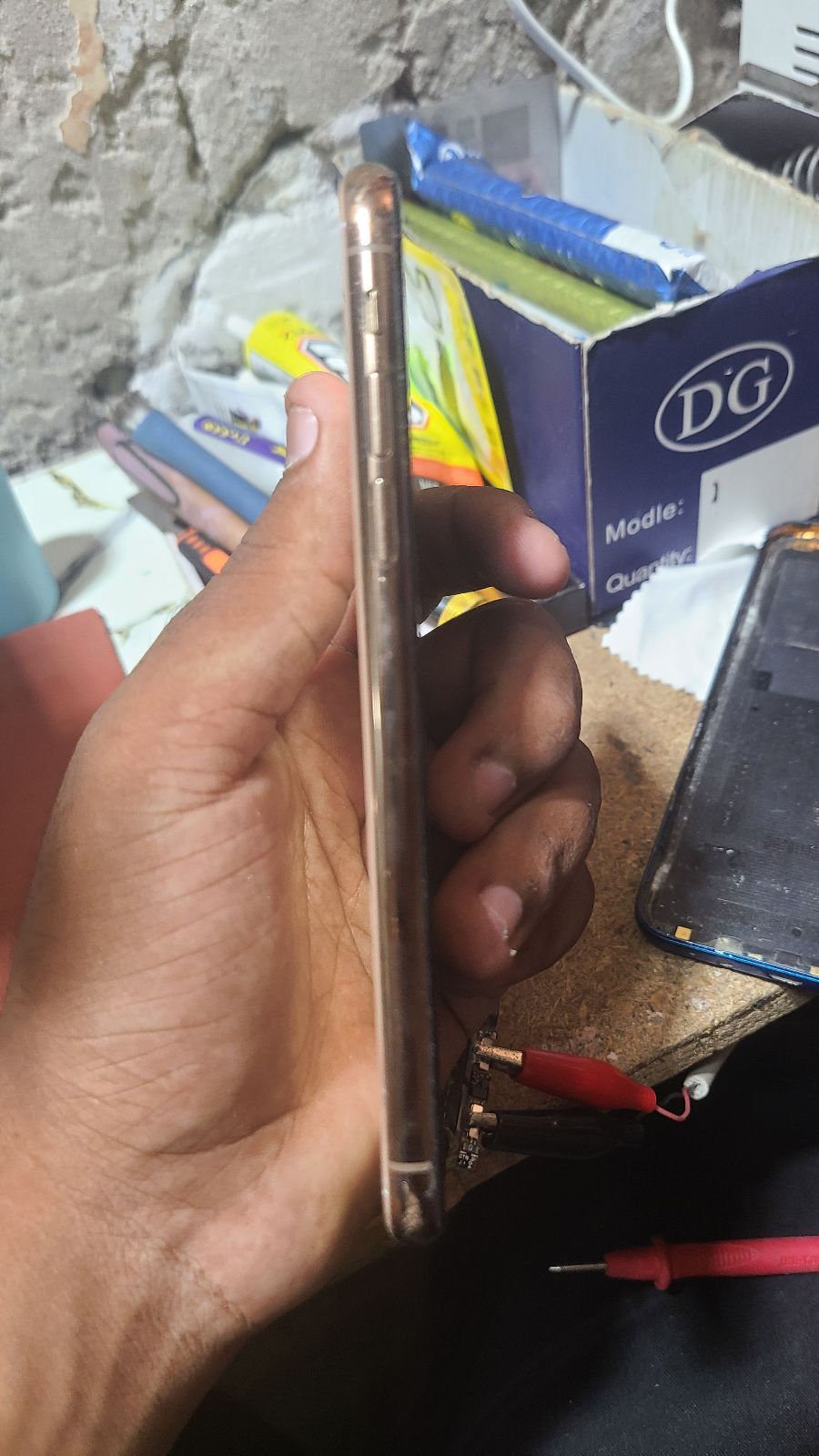 iPhone XS · 64GB - photo 2