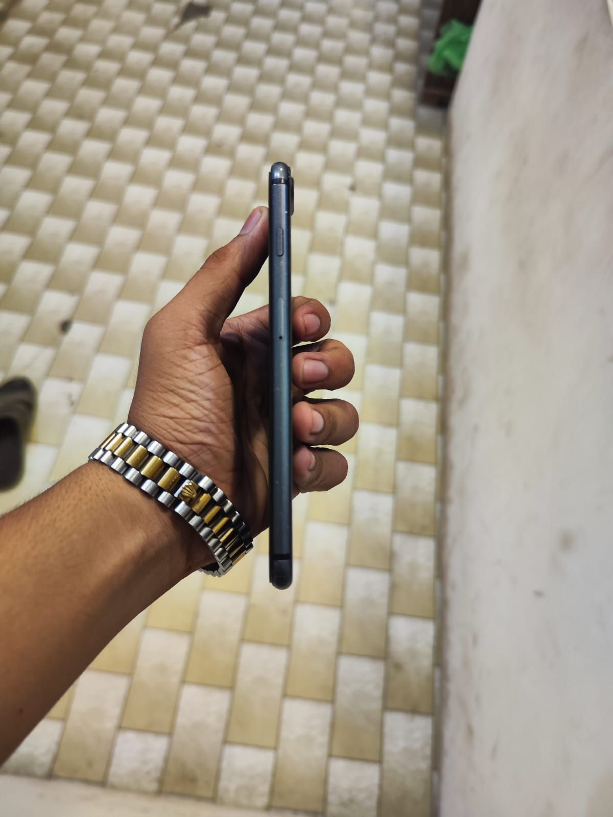 iPhone 8 Plus · 64GB - photo 2