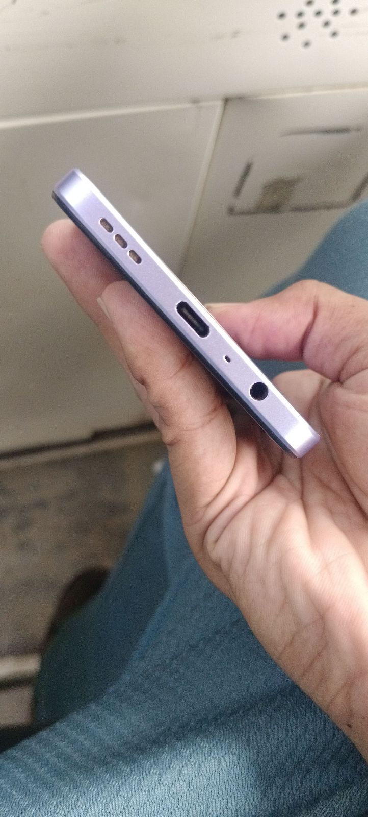 Oppo A5i · 4GB / 64GB - photo 4