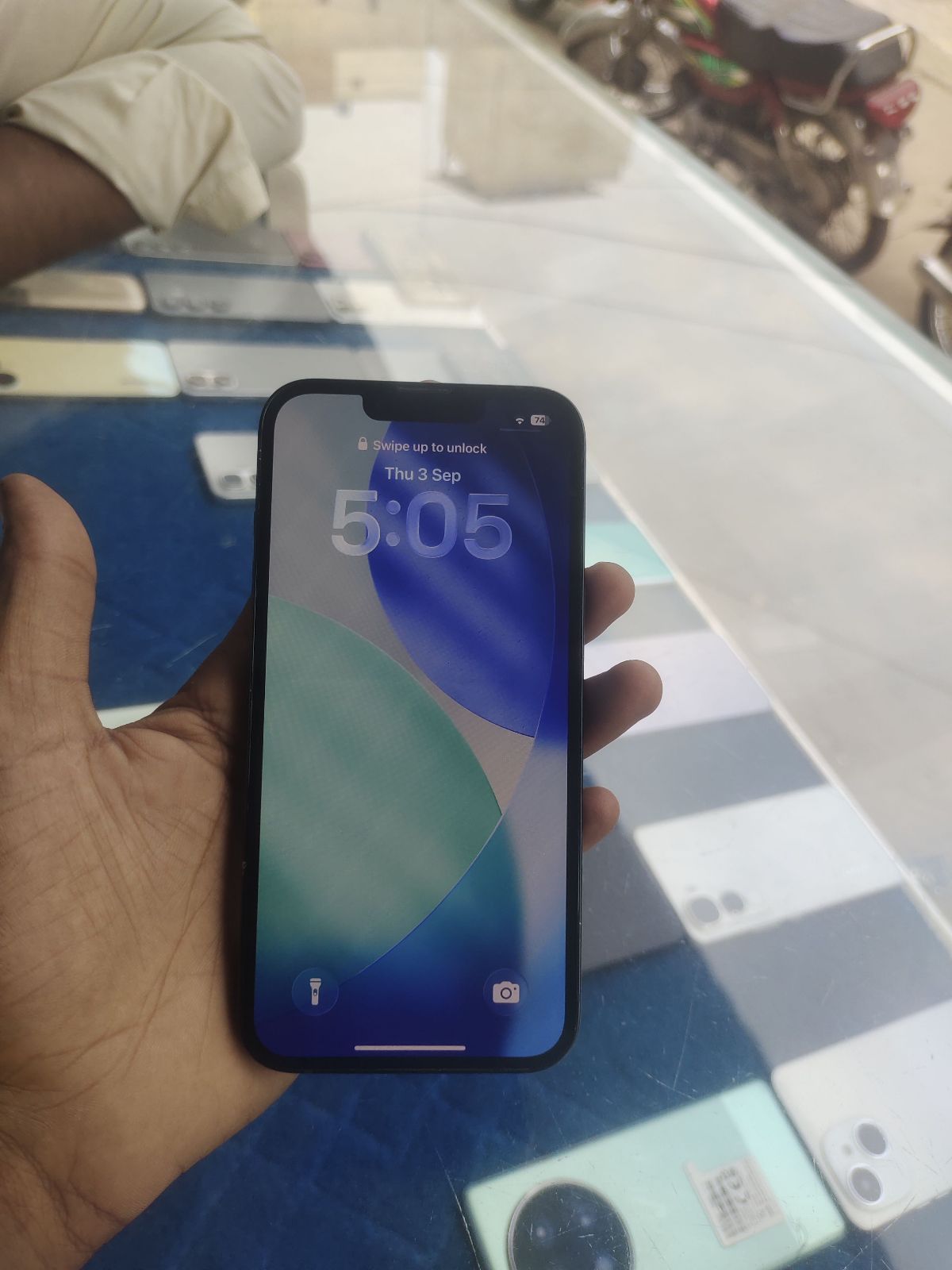 iPhone 14 · 128GB - photo 2