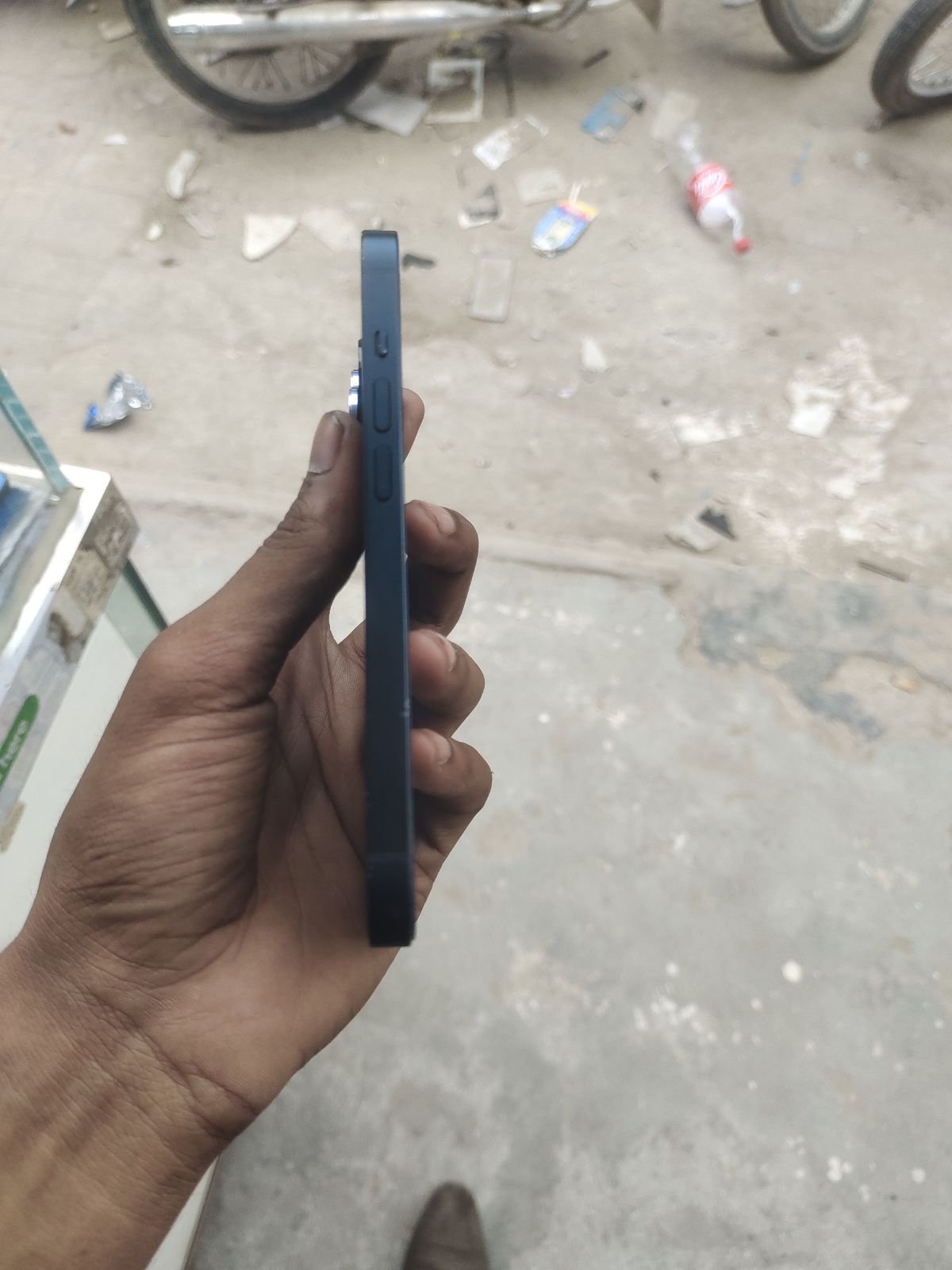 iPhone 14 · 128GB - photo 4