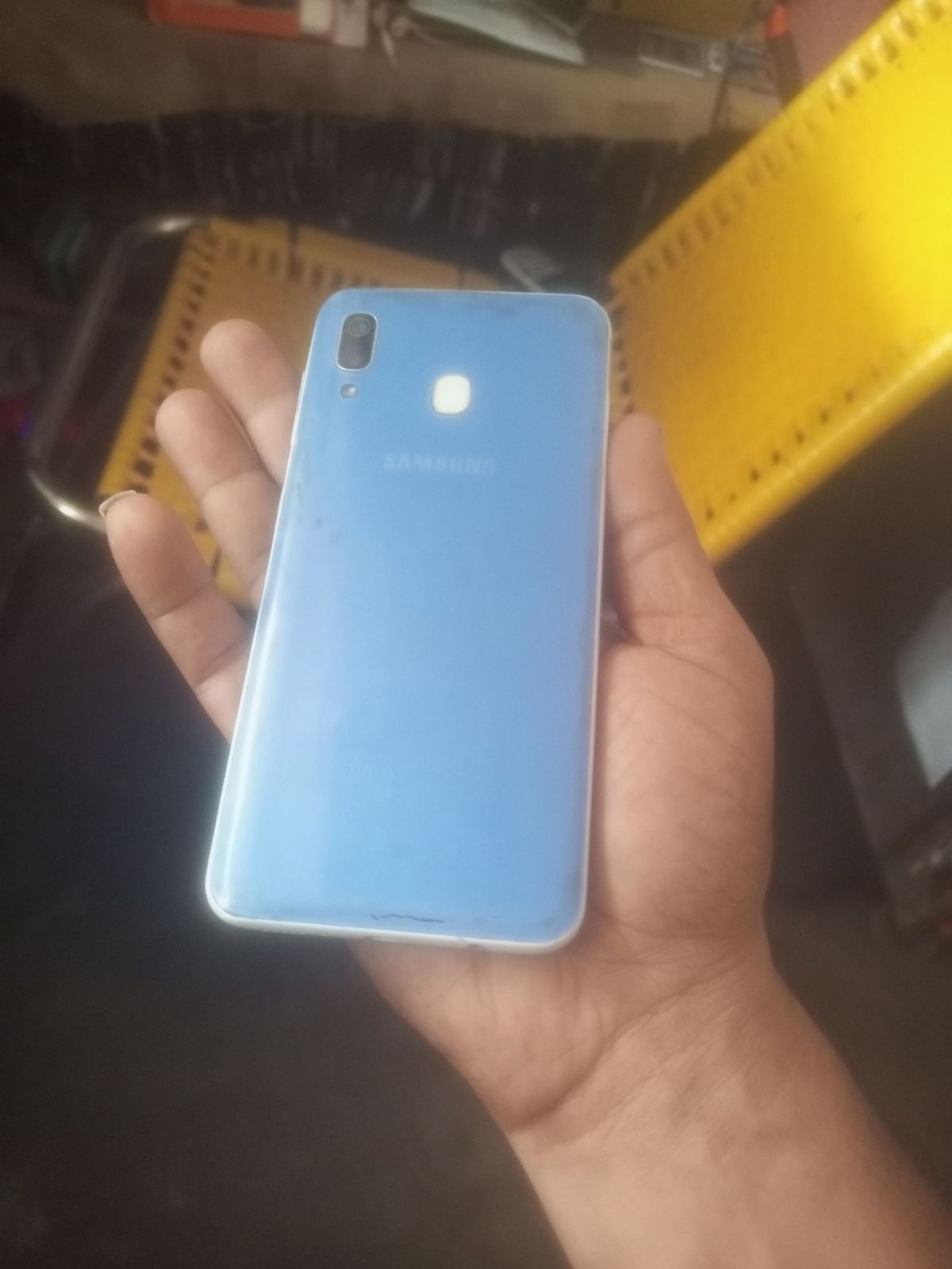 Galaxy A30 · 4GB / 64GB - photo 2