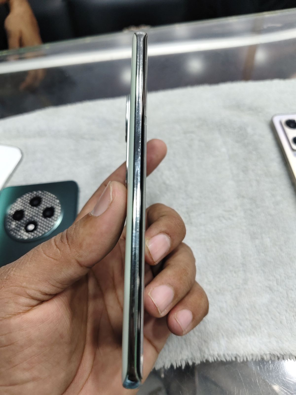 Vivo V40e · 8GB / 256GB - photo 3
